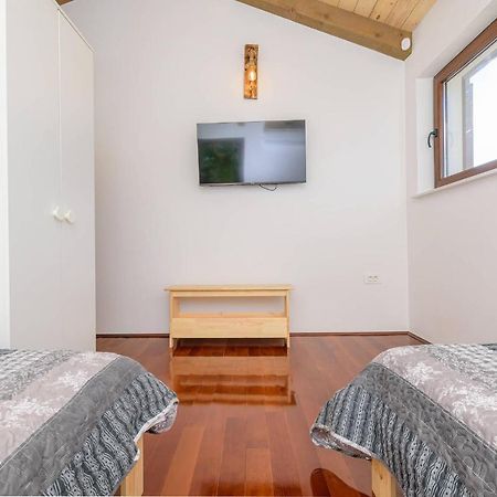 Villa David - Luxurious Secluded Villa With A Heated Pool Butkovići 外观 照片