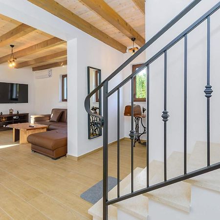 Villa David - Luxurious Secluded Villa With A Heated Pool Butkovići 外观 照片