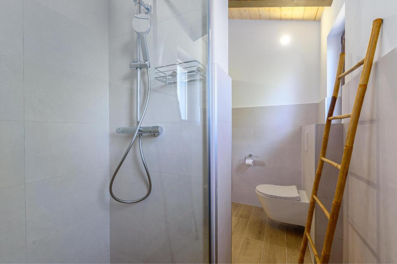 Villa David - Luxurious Secluded Villa With A Heated Pool Butkovići 外观 照片