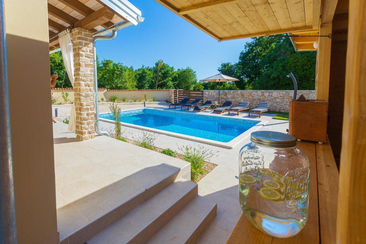 Villa David - Luxurious Secluded Villa With A Heated Pool Butkovići 外观 照片