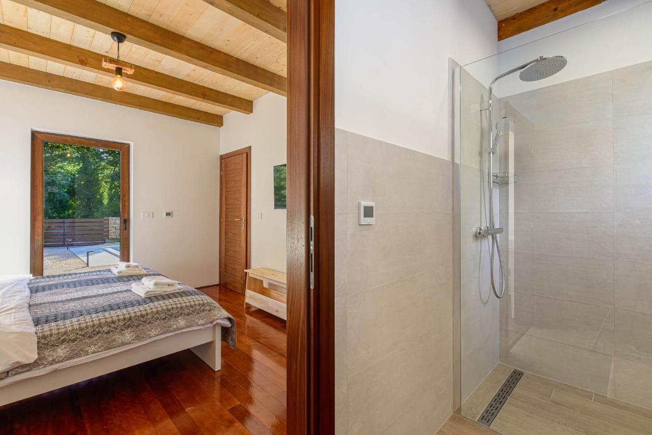 Villa David - Luxurious Secluded Villa With A Heated Pool Butkovići 外观 照片