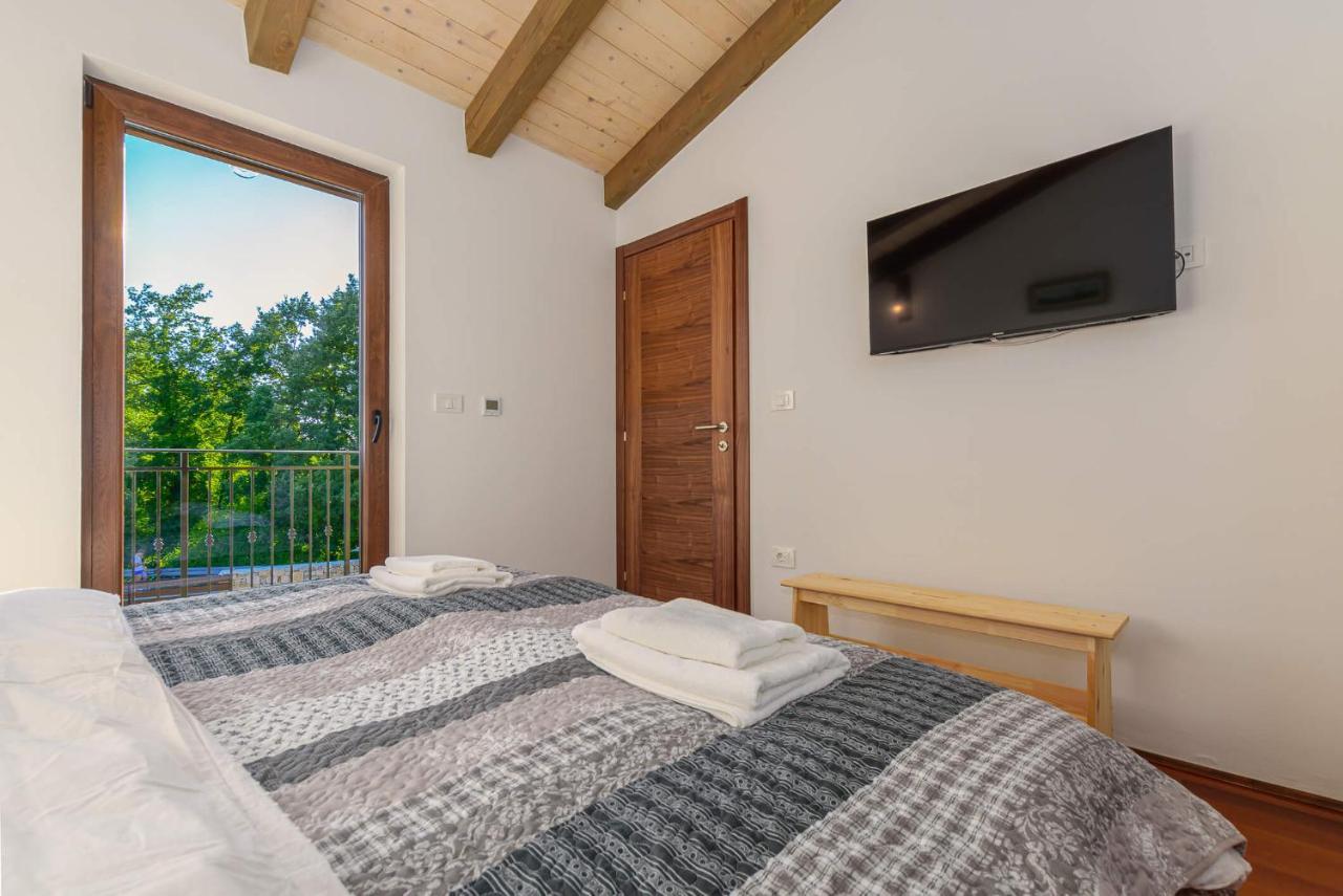 Villa David - Luxurious Secluded Villa With A Heated Pool Butkovići 外观 照片