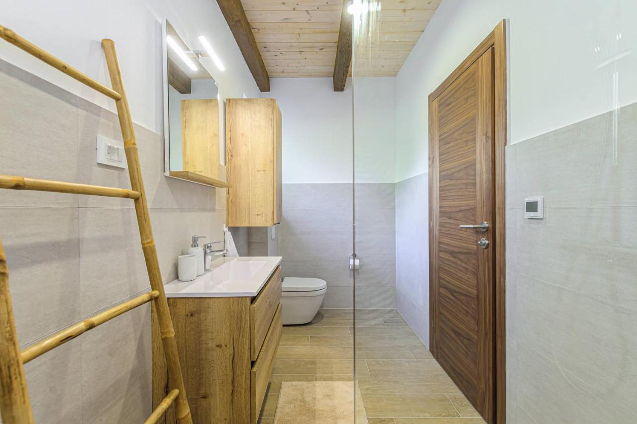 Villa David - Luxurious Secluded Villa With A Heated Pool Butkovići 外观 照片